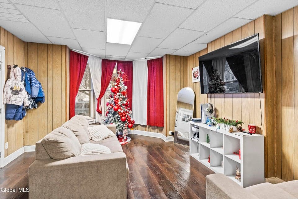 1447 Broadway, photo 2
