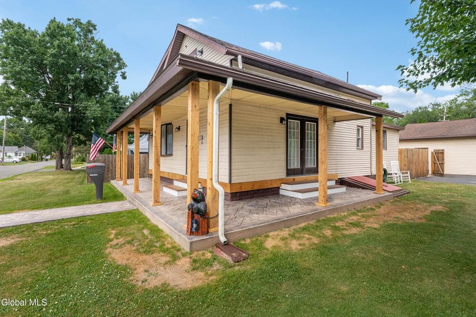 1297 Floral Avenue, photo 3
