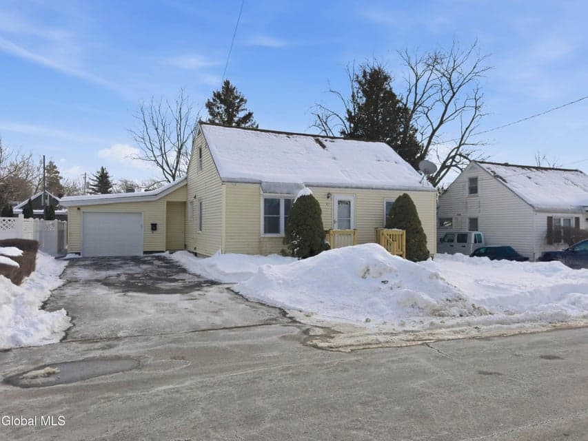 37 Rooney Avenue, photo 1