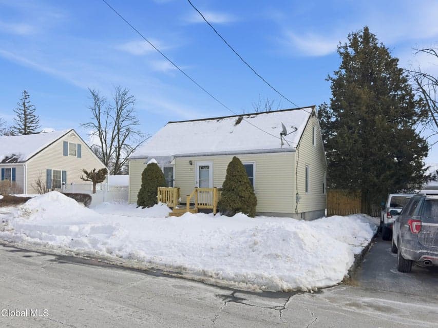 37 Rooney Avenue, photo 3