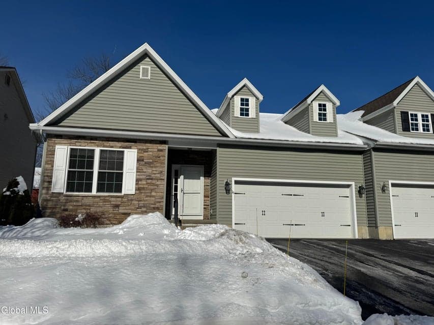 18 Forestbrook Drive, photo 2