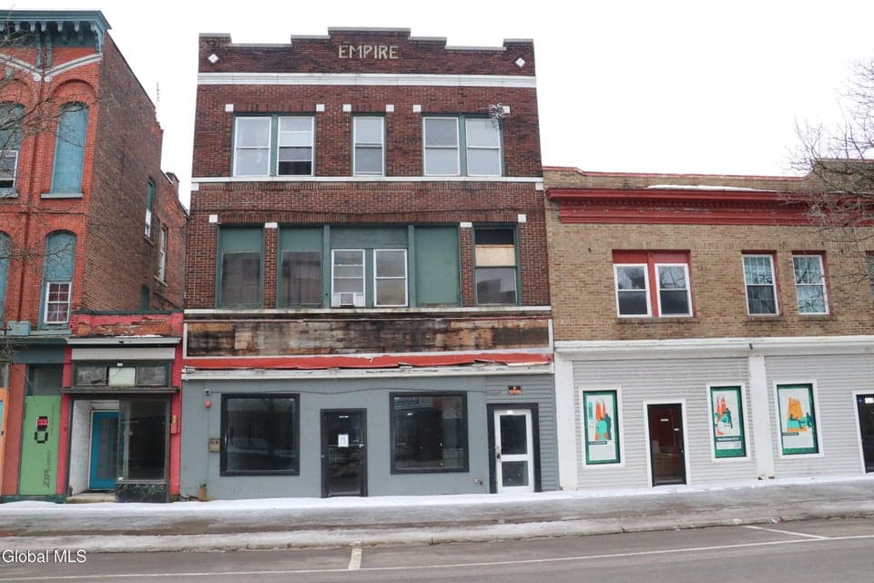 137 N Main Street, photo 1