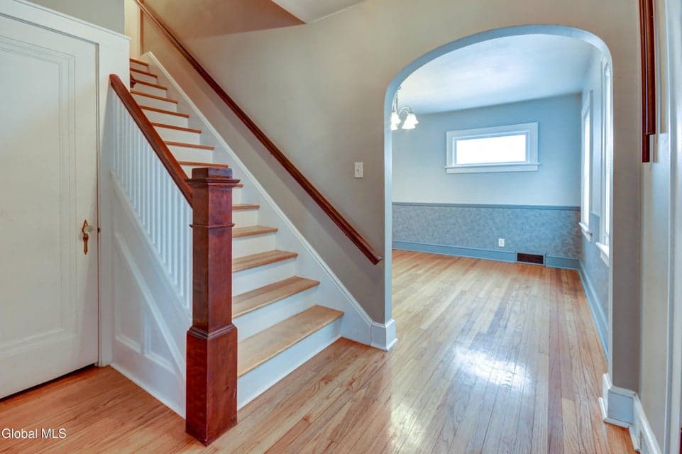 110 E Montgomery Street, photo 4
