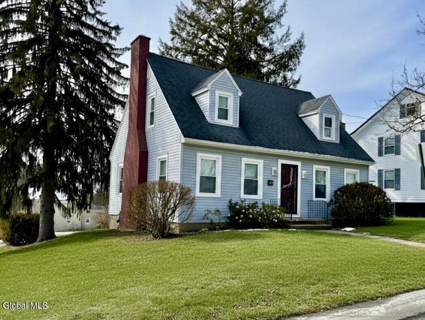 110 E Montgomery Street, photo 1
