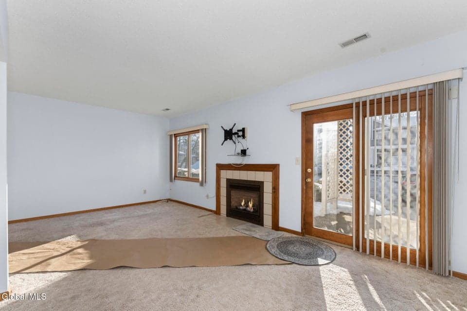 1976 Curry Road, photo 3
