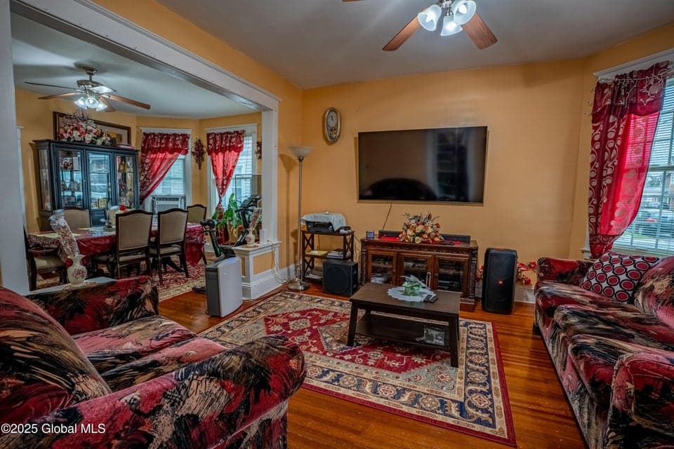 1014 Baker Avenue, photo 2