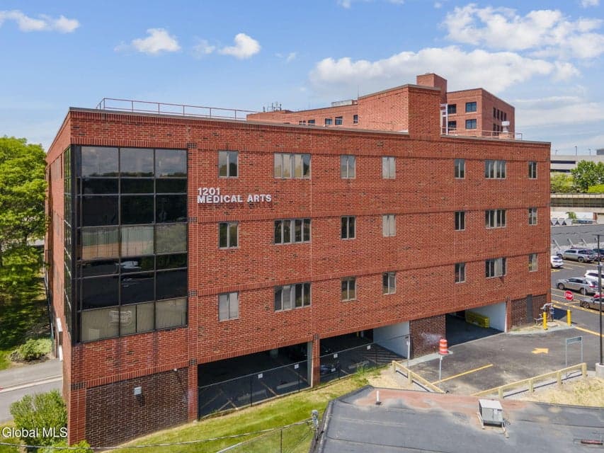 1201 Nott Street, photo 2