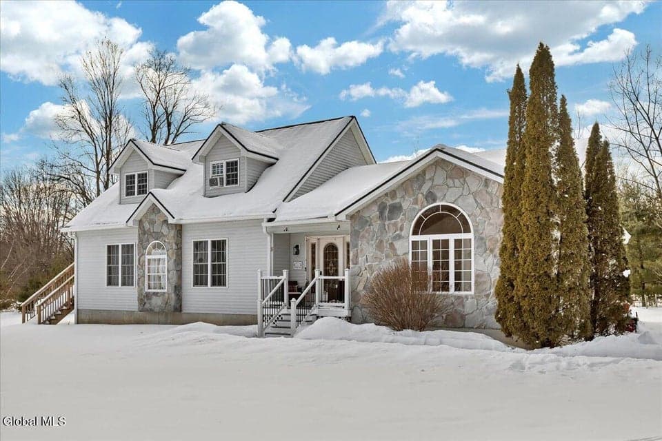 8 Greenfield Manor Road, photo 1
