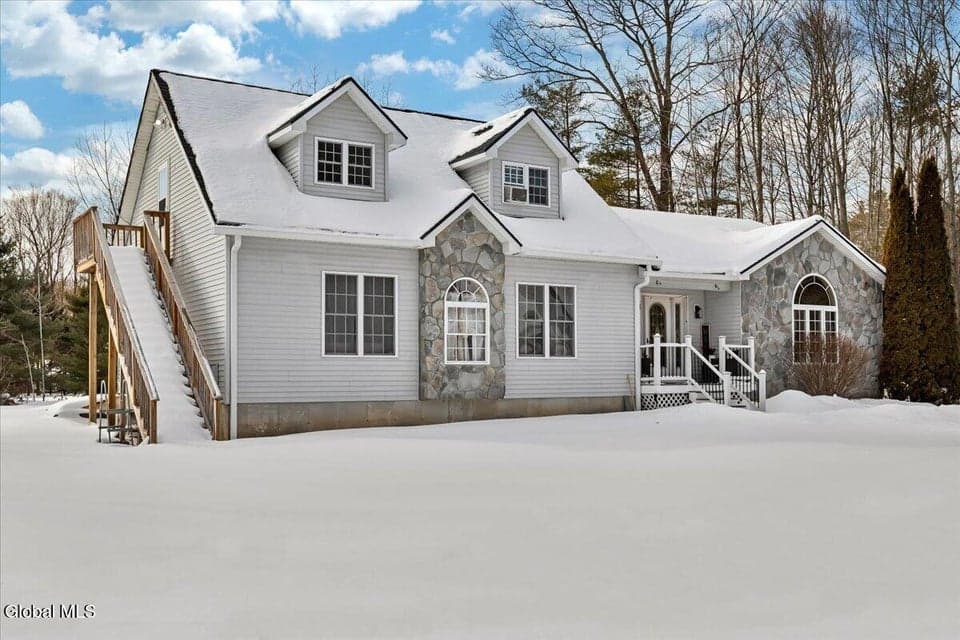 8 Greenfield Manor Road, photo 2