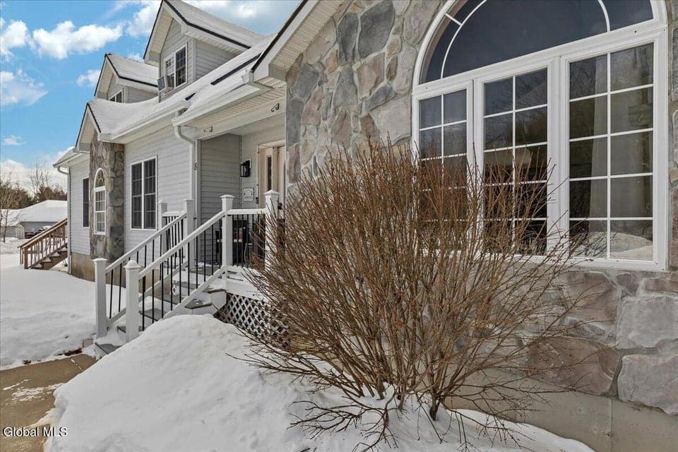 8 Greenfield Manor Road, photo 4
