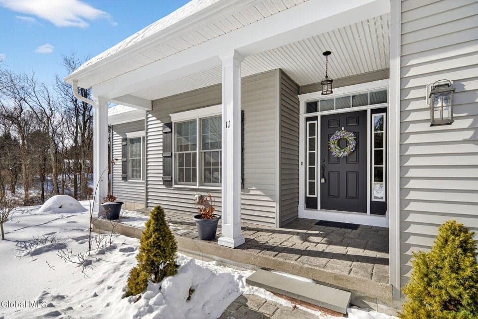 11 Westfall Court, photo 3