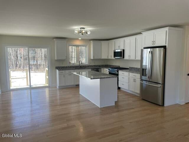 1705 Champagne Drive, photo 3