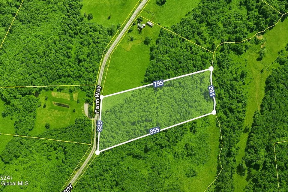 L29 Farm Way, Kingsbury, NY, photo 2