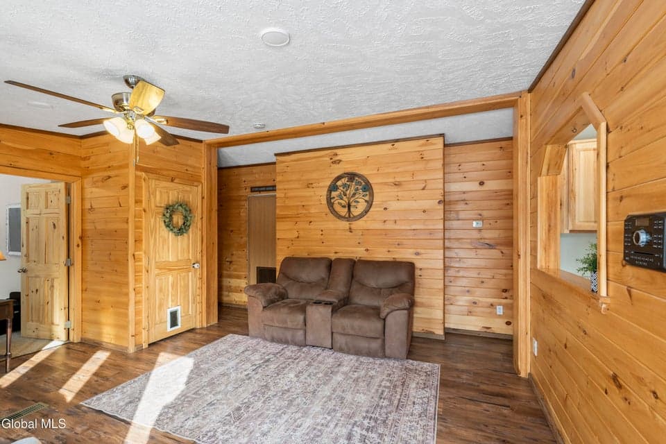 160 Bushnell Road, photo 5