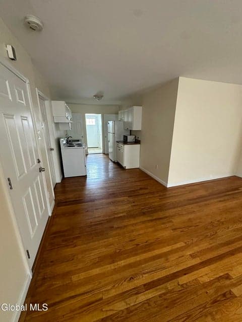 277 4th Street, photo 4