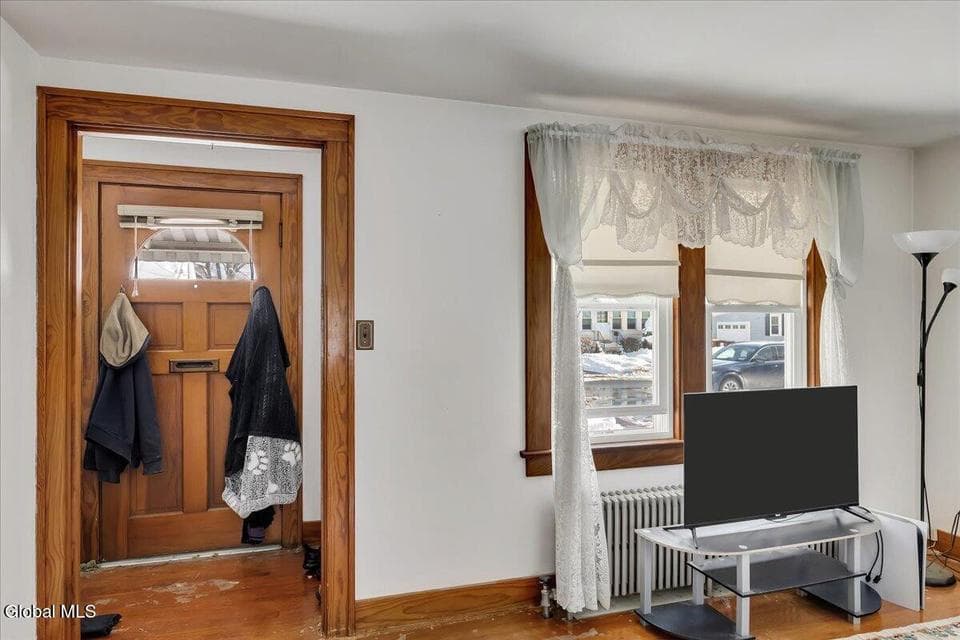 1034 Wallace Avenue, Rotterdam, NY 12306, photo 2