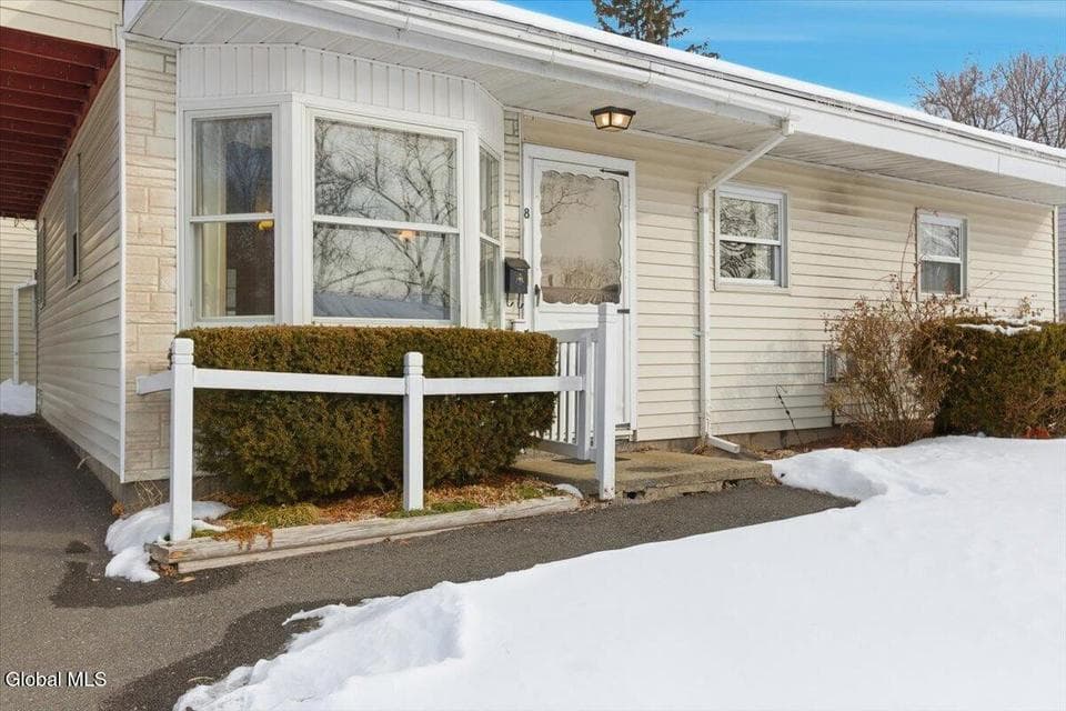 8 Harold Avenue, photo 2