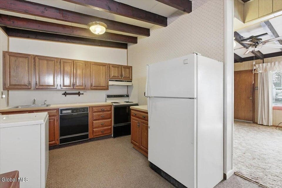 8 Harold Avenue, photo 4
