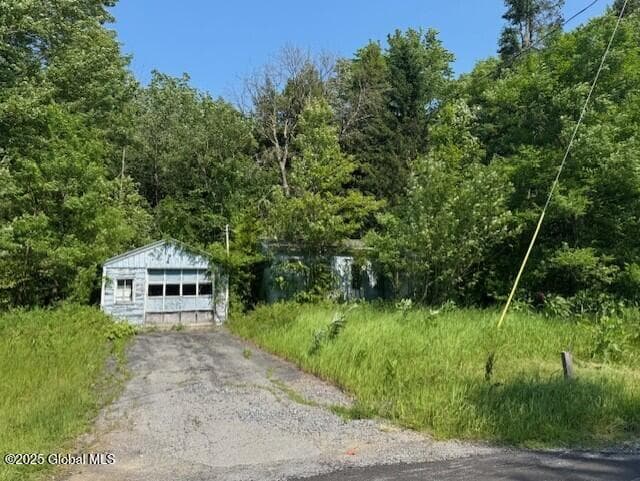 185 Finley Road, photo 1