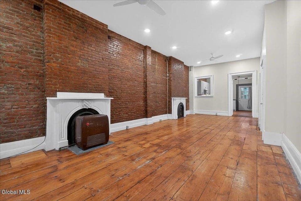 58 Elm Street, photo 5