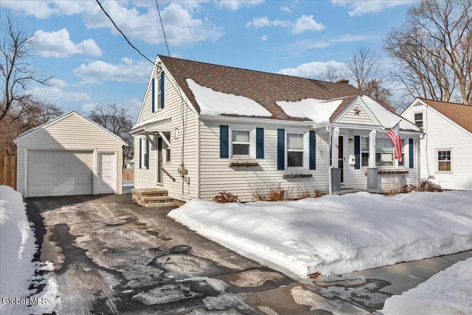 59 Wilson Avenue, photo 1