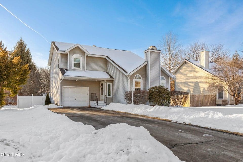 14 Mapleridge Avenue, photo 2