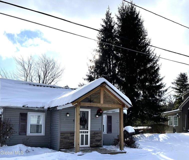 1110 County Highway 122, photo 2
