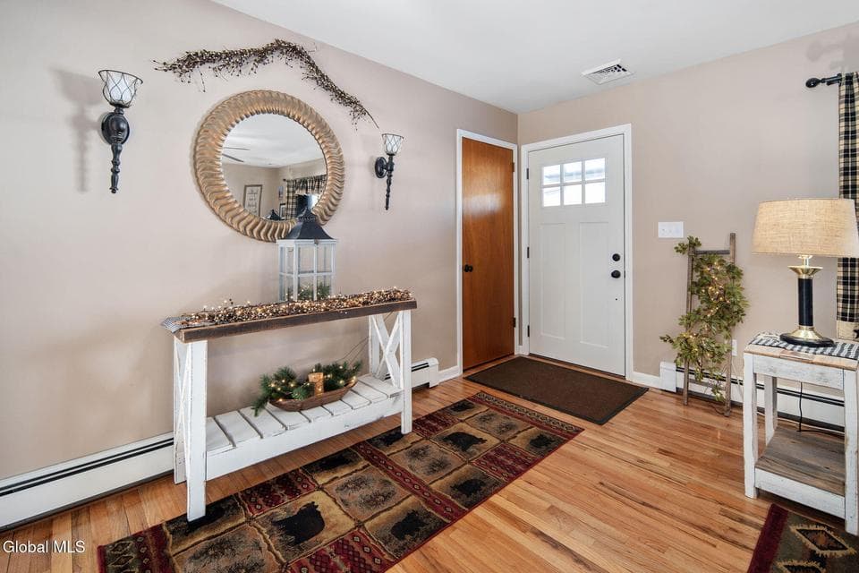 437 E Lucille Lane, photo 3
