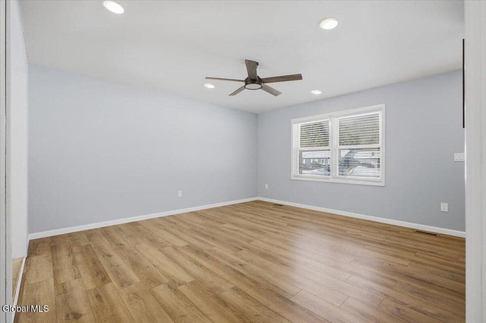 21 Pinewood Hollow Road, photo 5