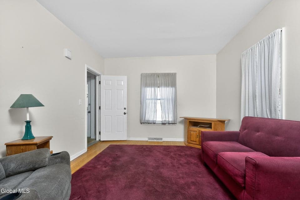 264 Kenwood Avenue ********, photo 2