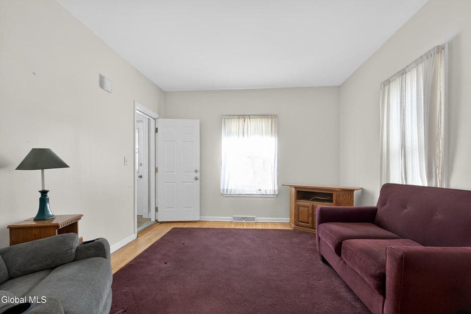 264 Kenwood Avenue ********, photo 4