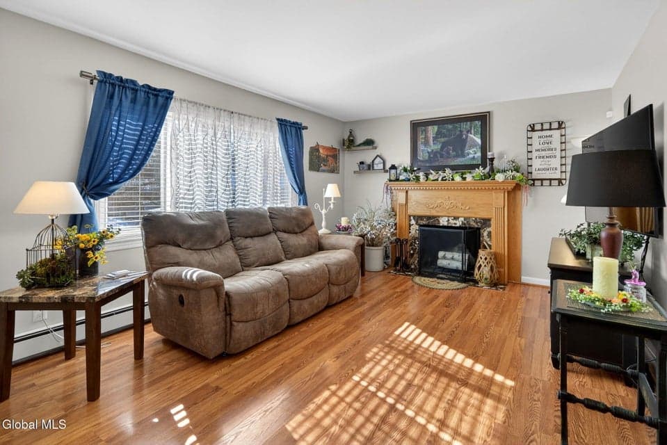 155 Willow Lane, photo 2