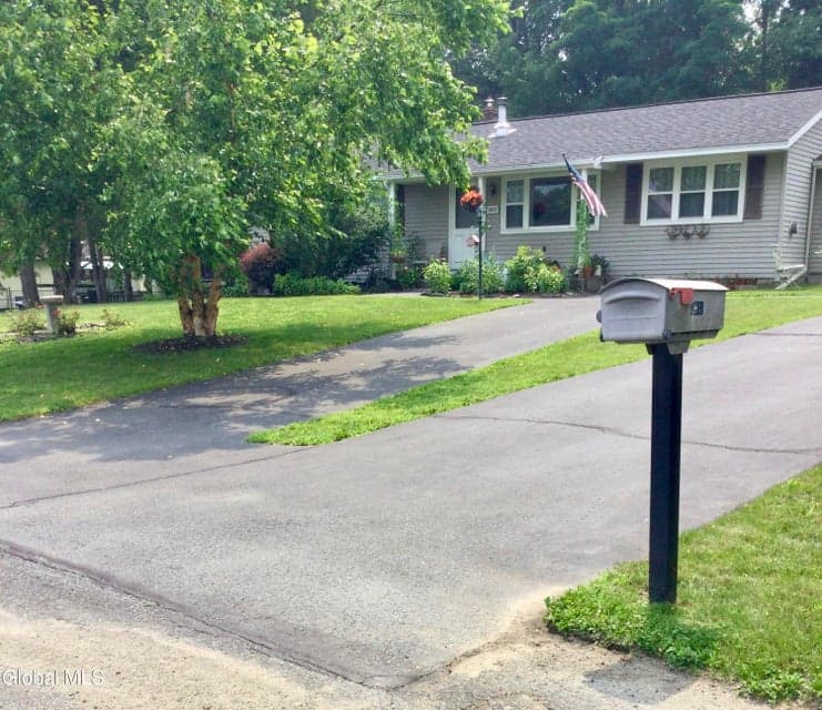 2013 Piney Point Road, photo 1