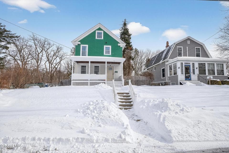 58 Campbell Avenue, photo 1