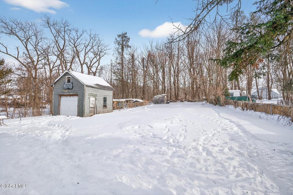 58 Campbell Avenue, photo 4
