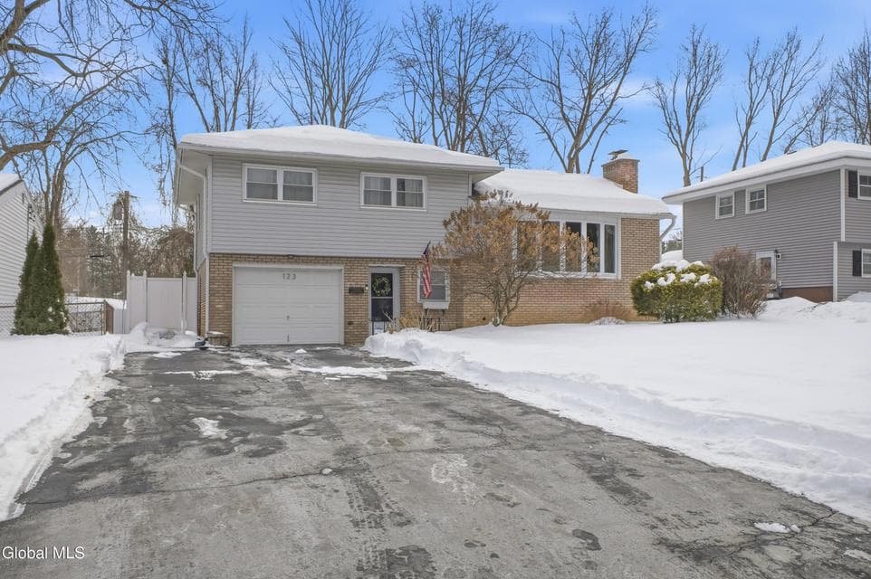 123 Daytona Avenue, photo 2