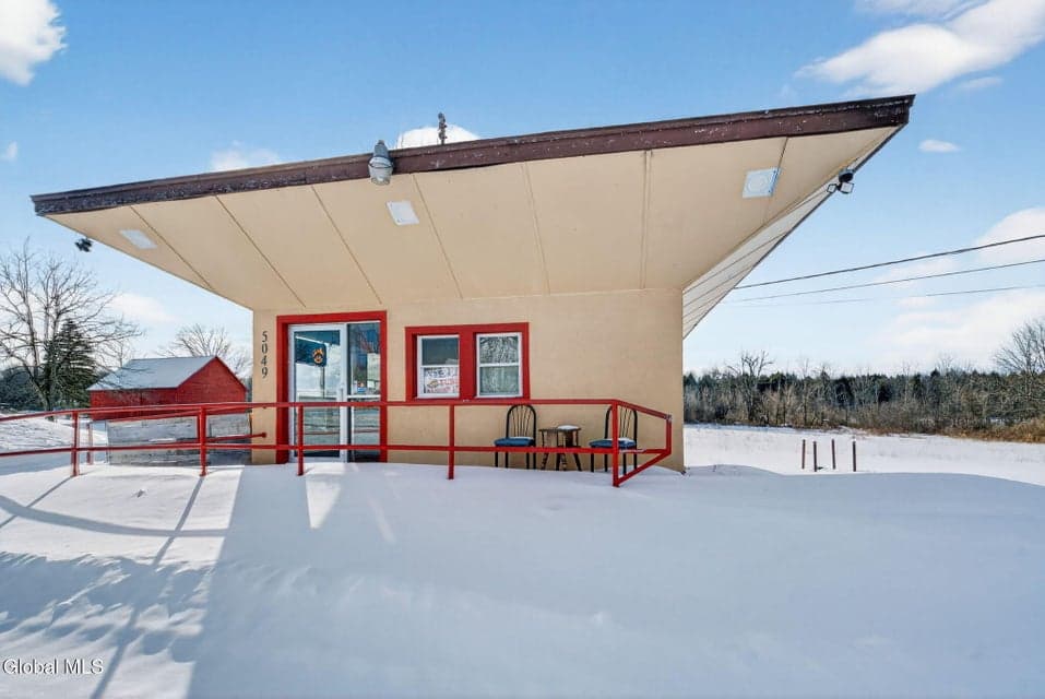 5049 Sacandaga Road, photo 3