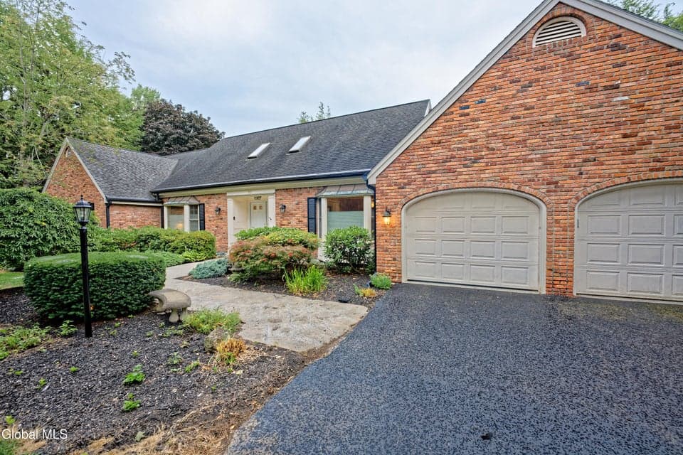 10 Birch Hill Road, photo 1