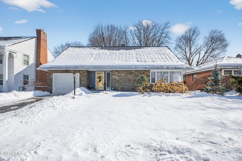 333 S Manning Boulevard, photo 1