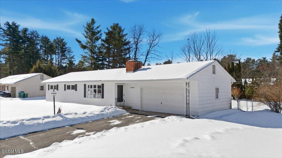17 Centennial Drive, photo 1