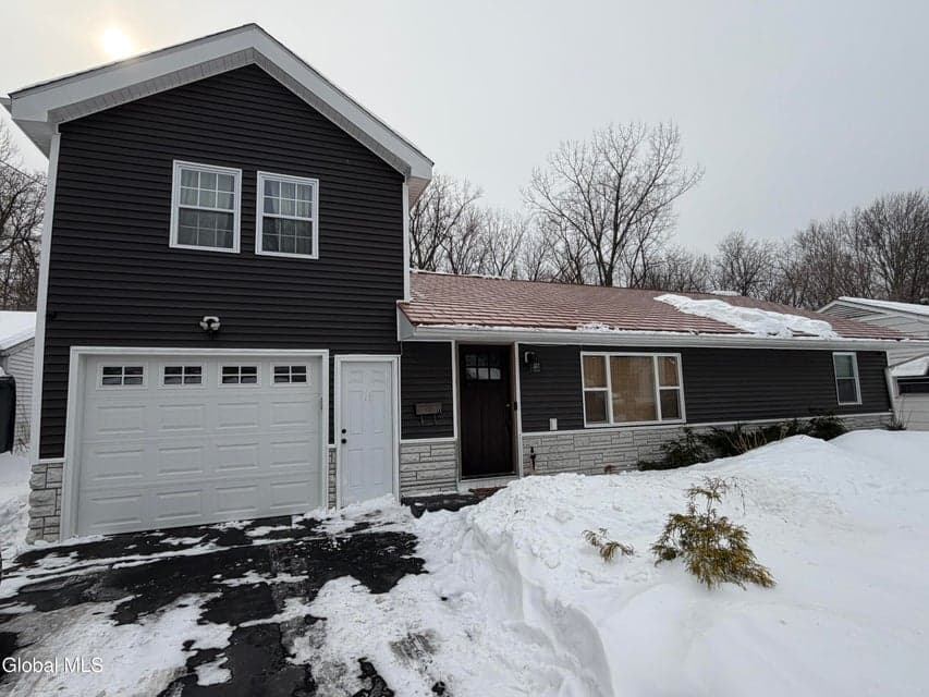 11 Hanifin Avenue, photo 2