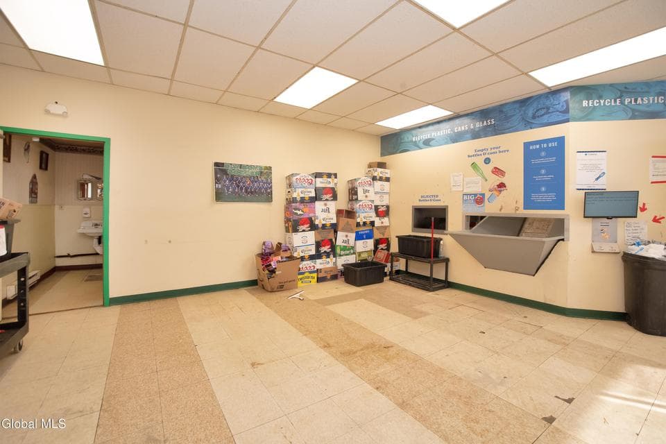 3746 Main Street, photo 4