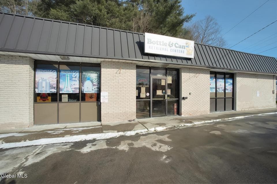 3746 Main Street, photo 1