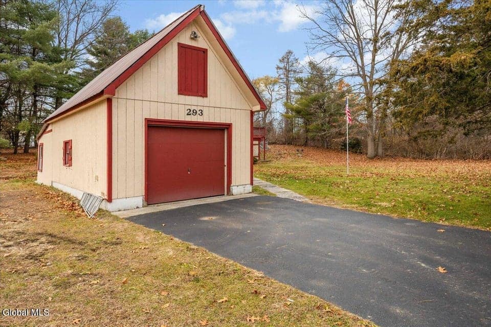 293 Fort Edward Road, photo 2