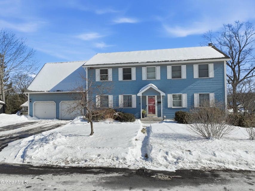 44 Western Avenue, photo 1