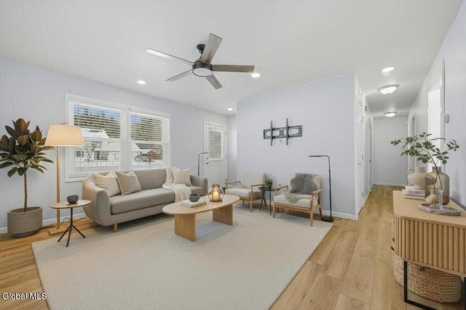 21 Pinewood Hollow Road, photo 3