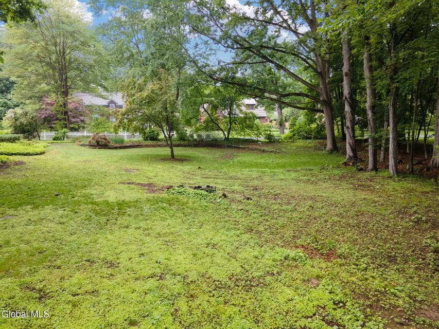 16 Darroch Road, photo 1