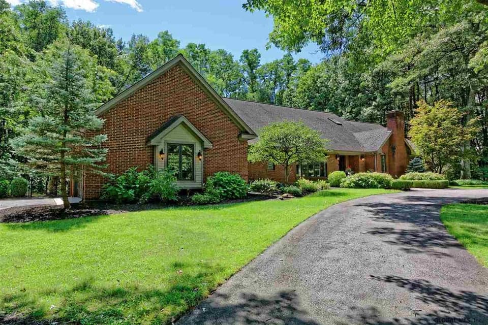 6 Beacon Hill Drive, photo 2