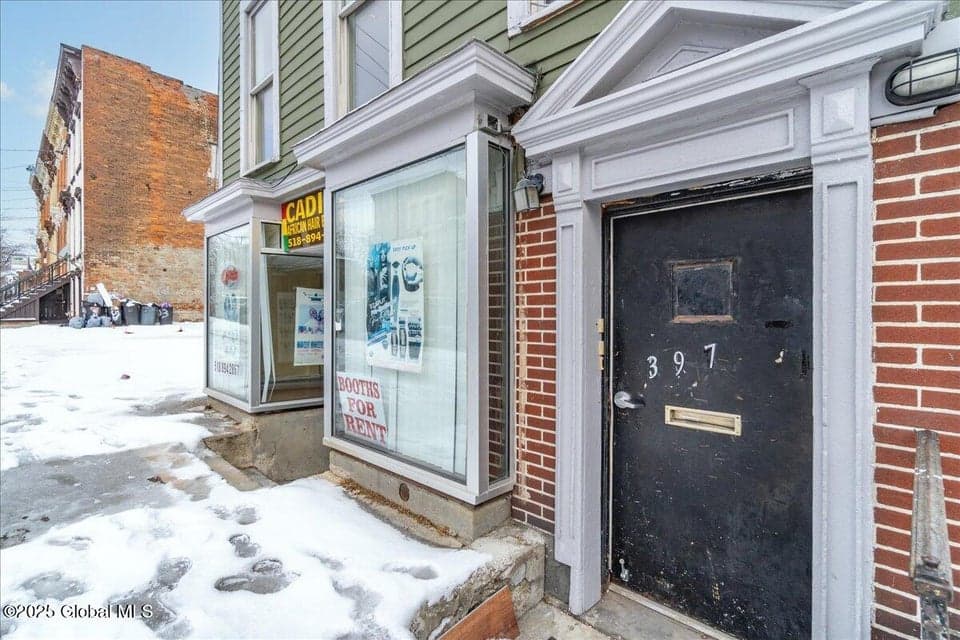 397 Clinton Avenue, photo 2