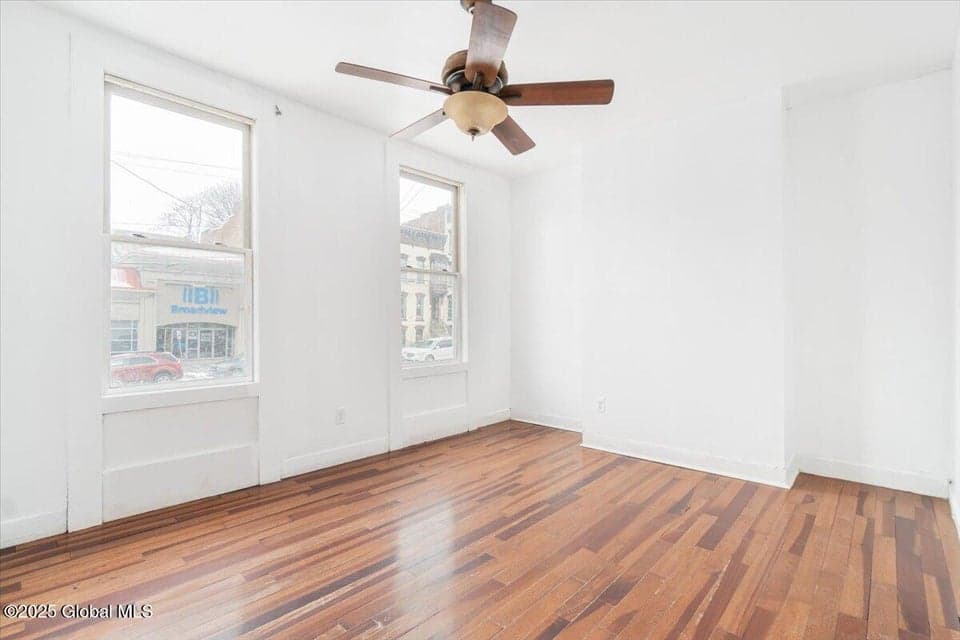 397 Clinton Avenue, photo 3
